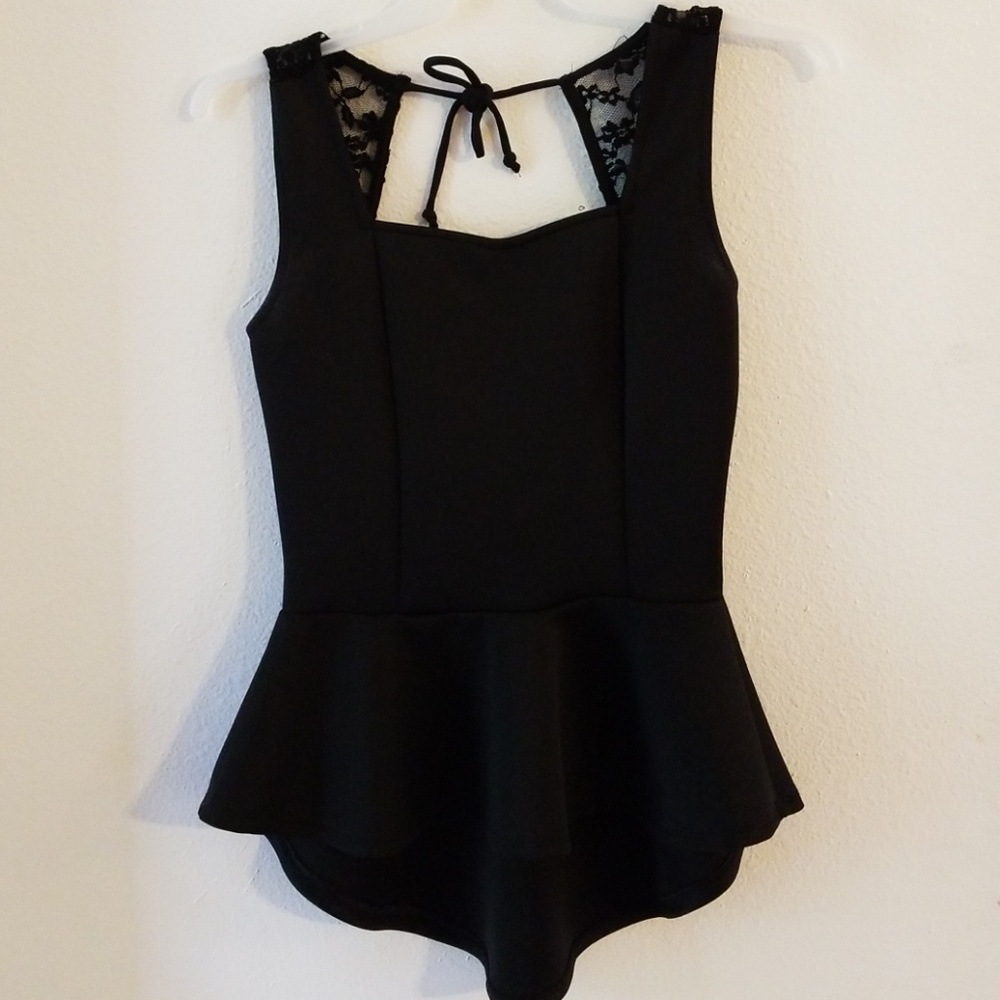 2/$10 🔥 peplum top 💁🏻